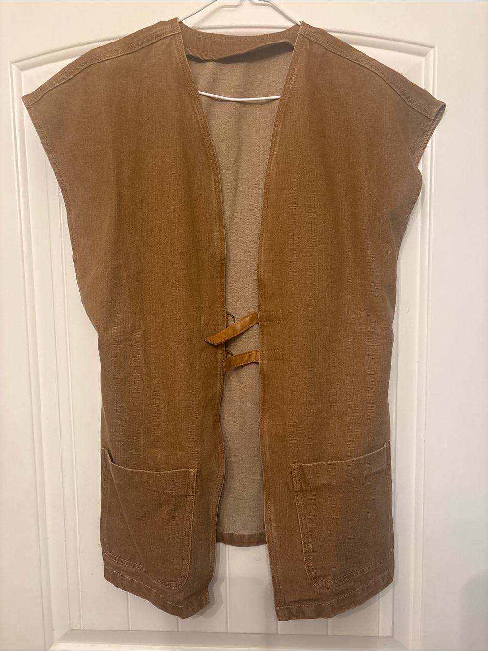 Sleeveless Open-Front Brown Toggle Vest